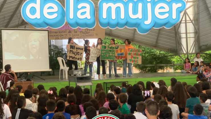 celebracion-del-dia-internacional-de-la-mujer-en-el-colegio-campestre